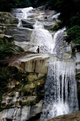 天寶岩自然保護區 是三明重要的水源涵養地，生物多樣化豐富
